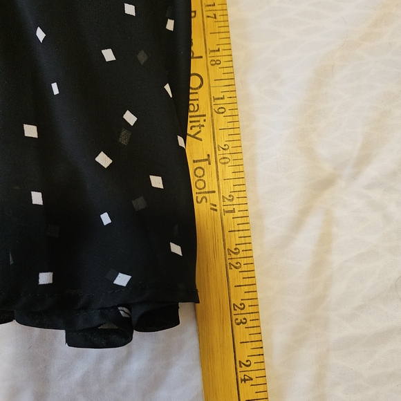 Reitmans Black Skirt White Diamond Pattern Lined Flowy Short Sz 16 PLUS - Picture 4 of 8